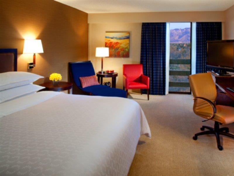 เชราตัน อัลบูคัวร์คิว อัปทาวน์ Hotel แอลบูเคอร์คี ภายนอก รูปภาพ